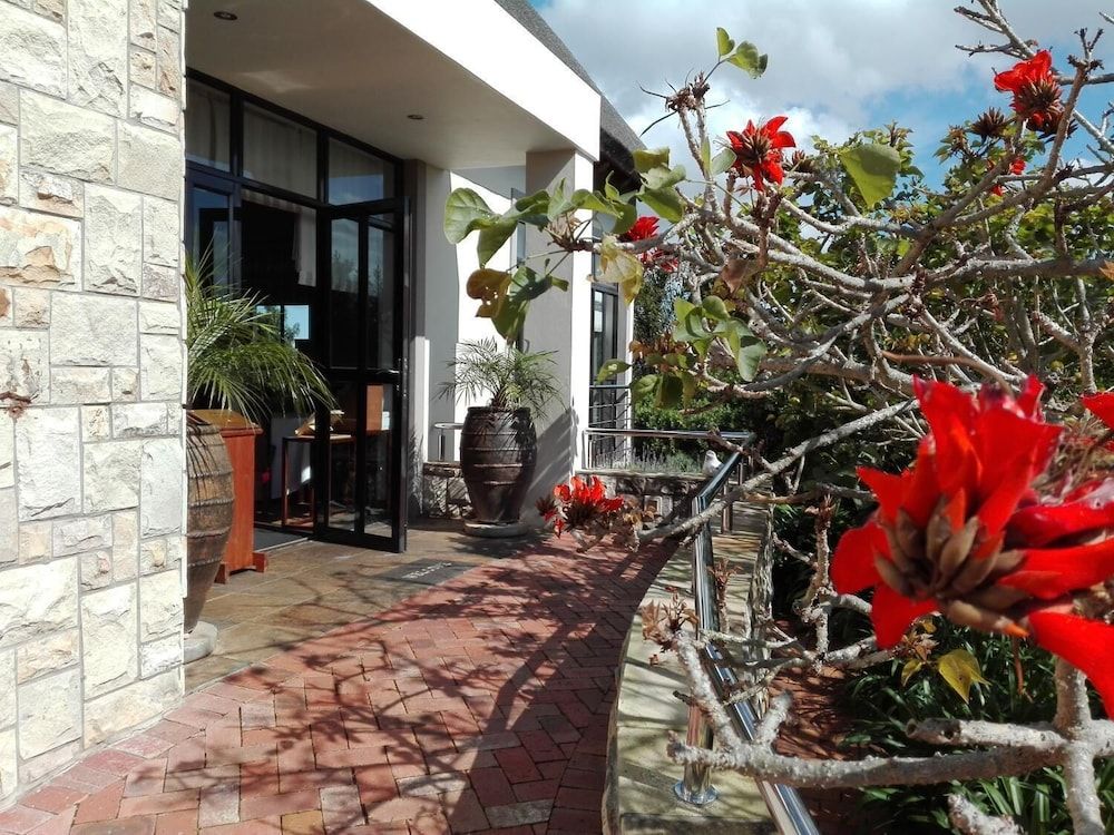 Paradise Cove Country House 2