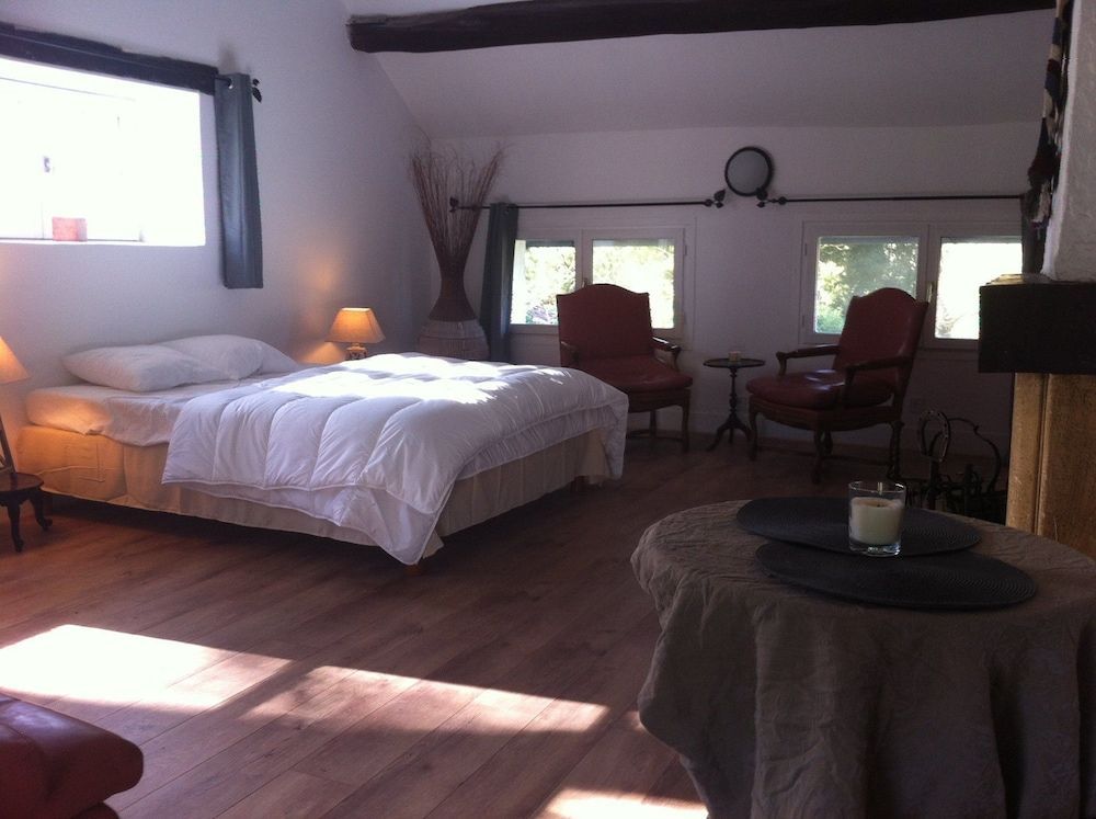 Domaine De Marguerite 2