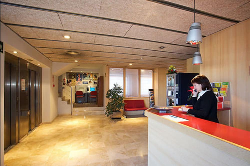 Hotel Basic 1