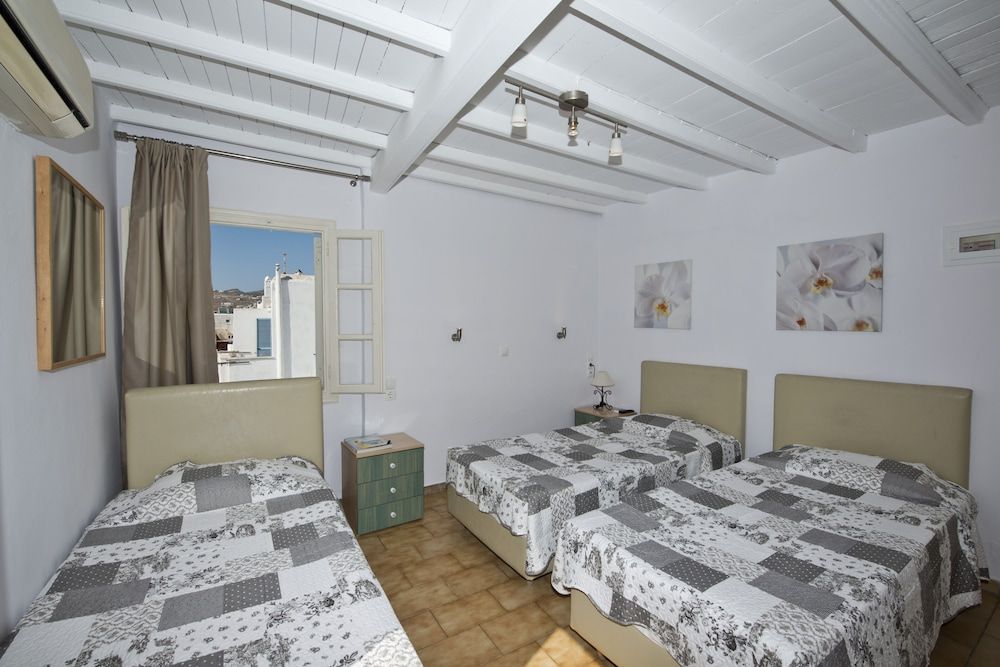 Karboni Hotel 2