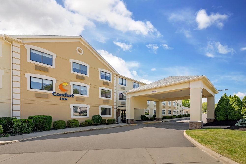 Comfort Inn River's Edge 1