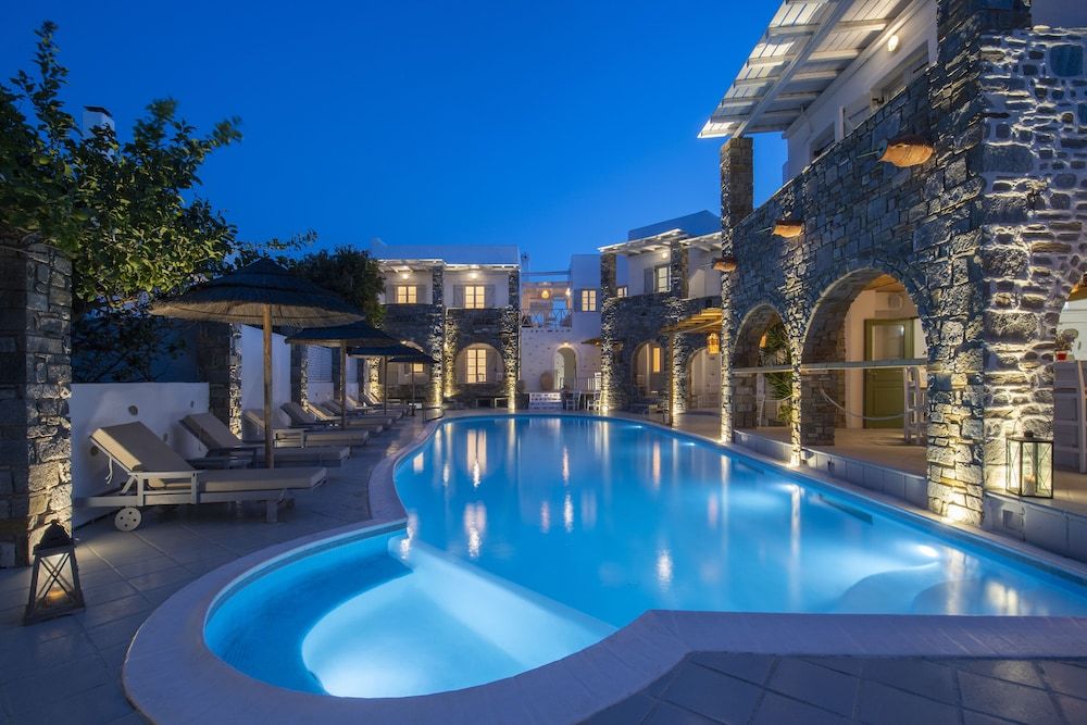 Zefi Hotel & Suites 1