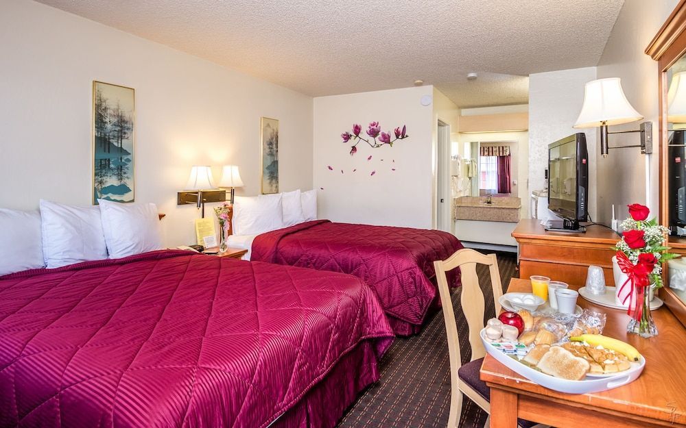 Hollister Inn 2