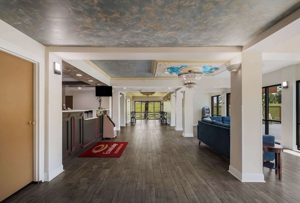 Econo Lodge Inn & Suites Diamondhead 2