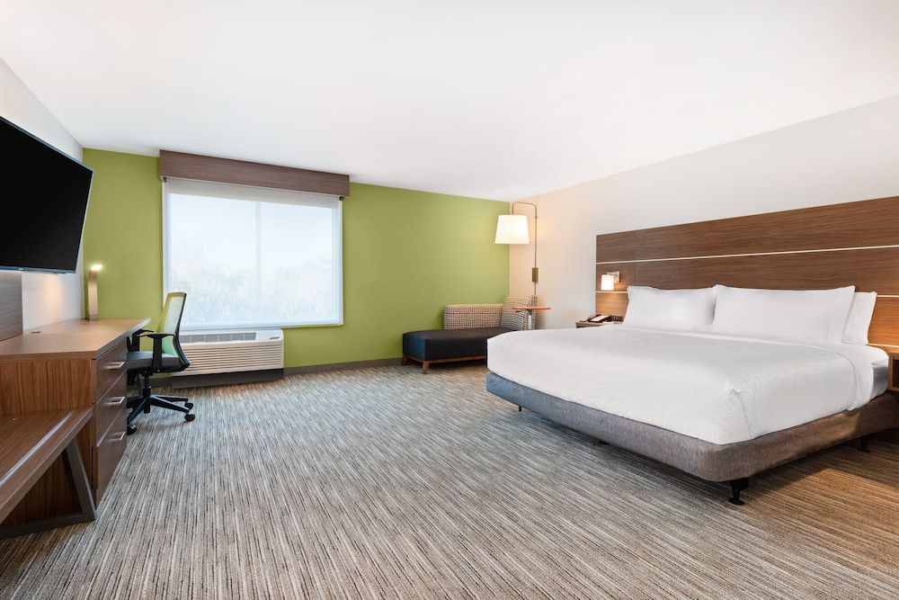 Holiday Inn Express & Suites NICEVILLE - EGLIN AREA by IHG 2
