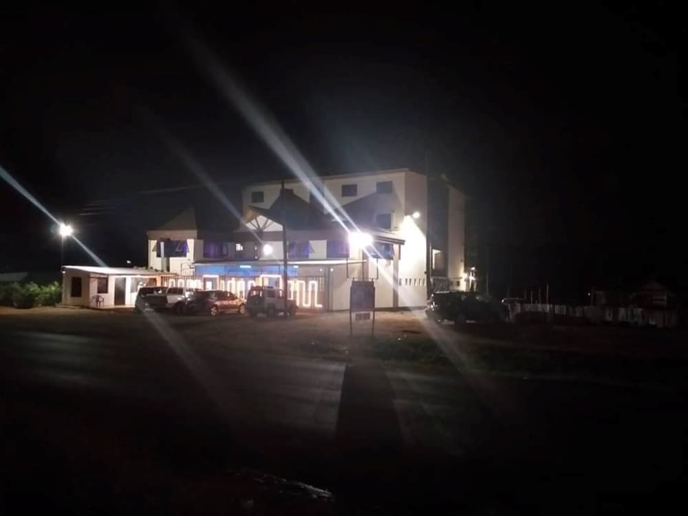 Kenton Hotel 1