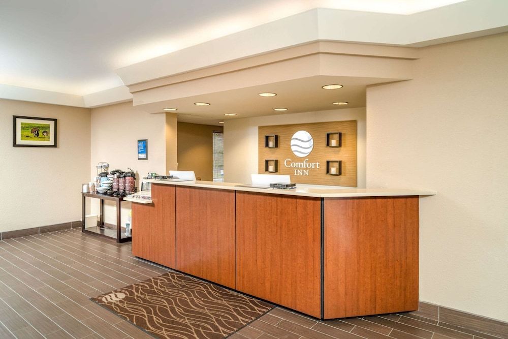 Comfort Inn & Suites Grundy 2