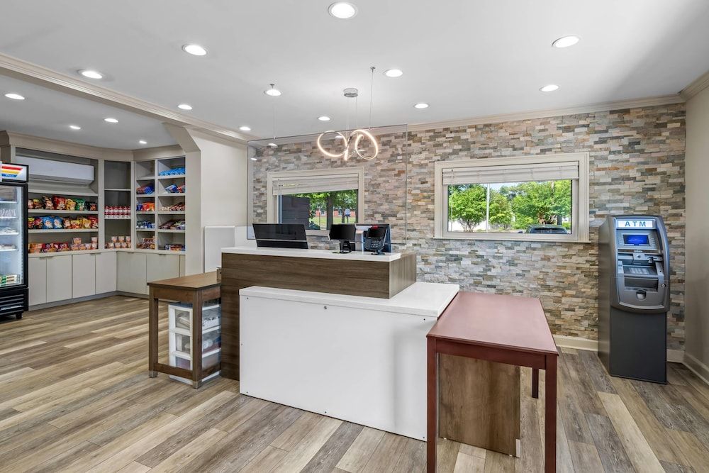 Suburban Studios Charlotte - Ballantyne 2