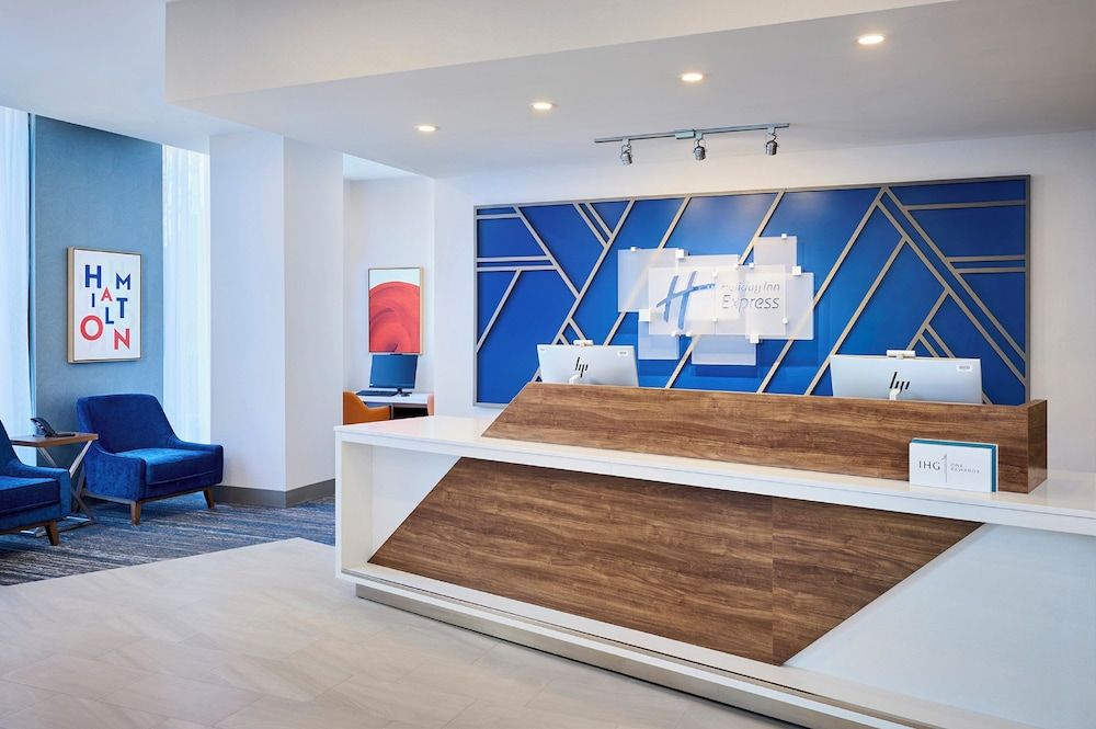 Holiday Inn Express Hamilton - Upper James by IHG 1