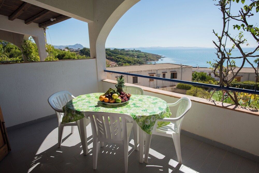 Holiday Home in Sciacca Mare Tennis Soccer Field, Barbecue, Wifi, Kitchenette 1