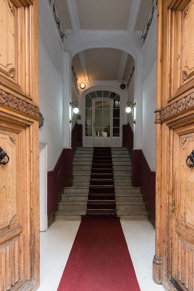 Hostal Lesseps 1