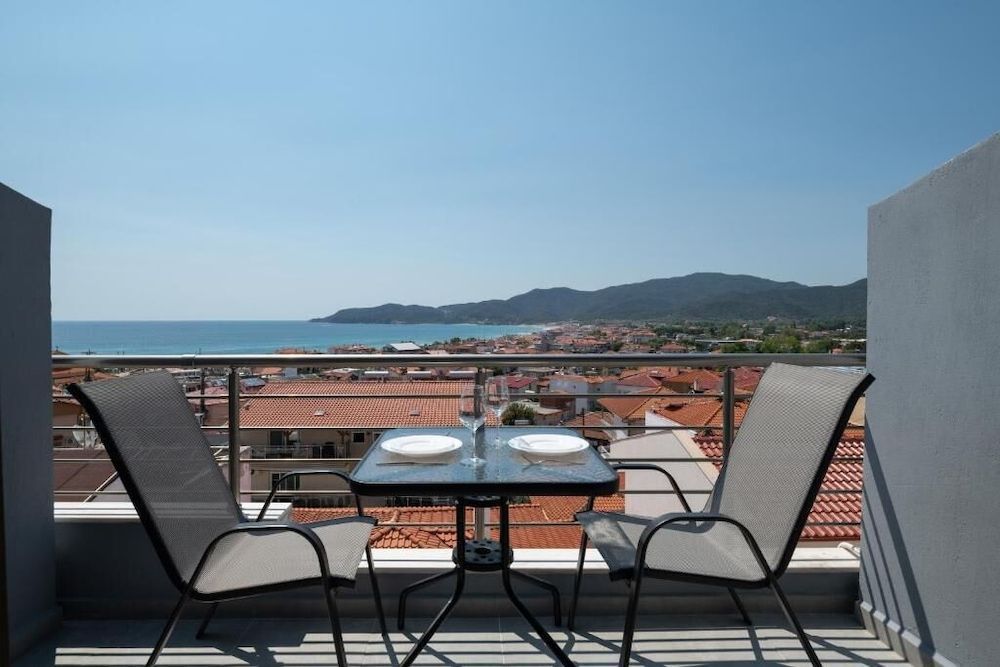Blue Horizon Sarti - Stylish Quad Seaview Getaway 2