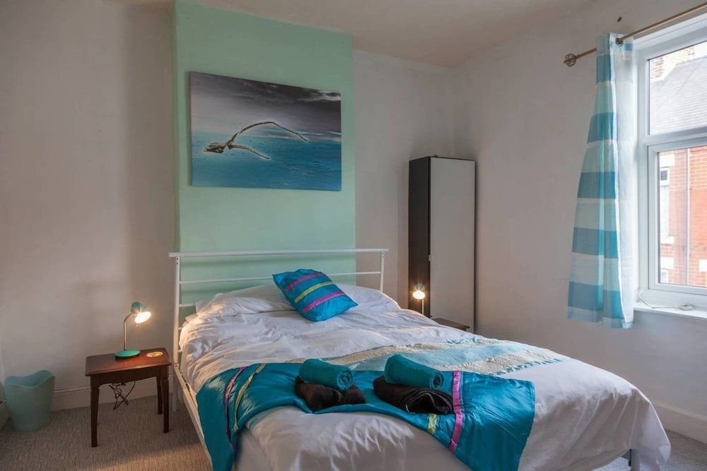 House - Sleeps 4 - Pets Ok - Parking - Garden 1