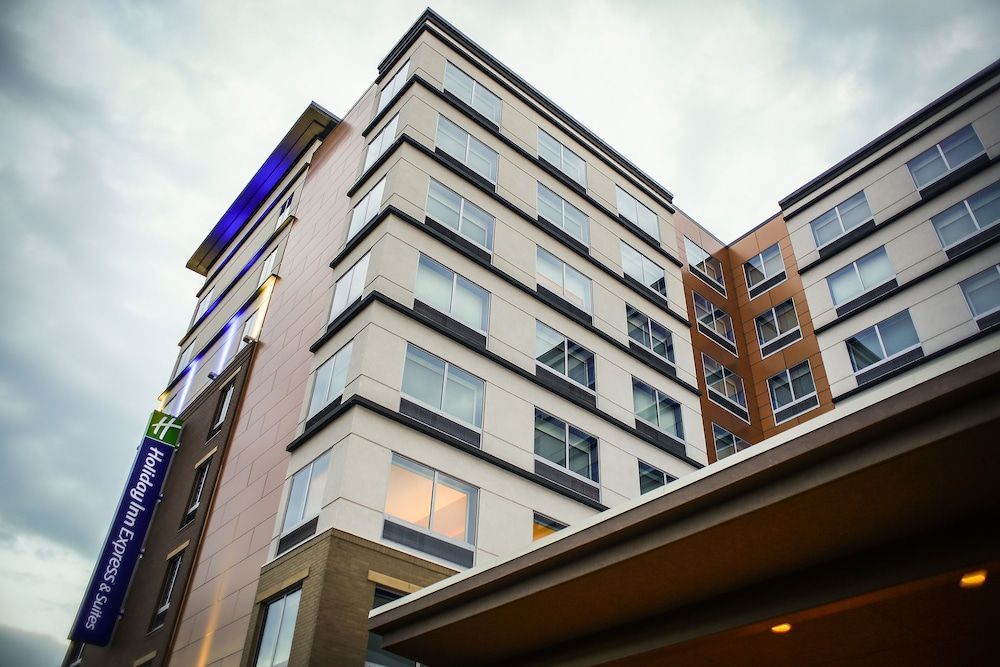 Holiday Inn Express & Suites LOUISVILLE DOWNTOWN by IHG 1