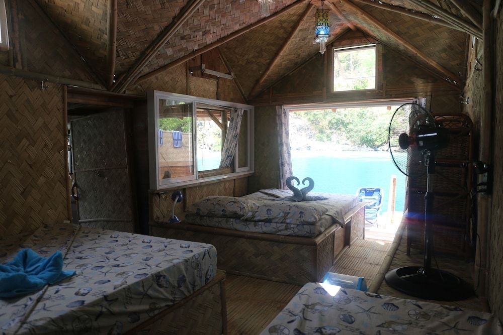 Paolyn Houseboats Coron Island 2