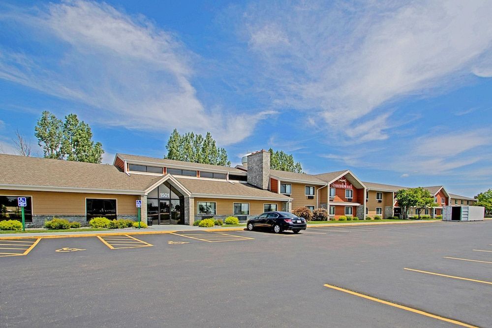 AmericInn by Wyndham Plover Stevens Point 2