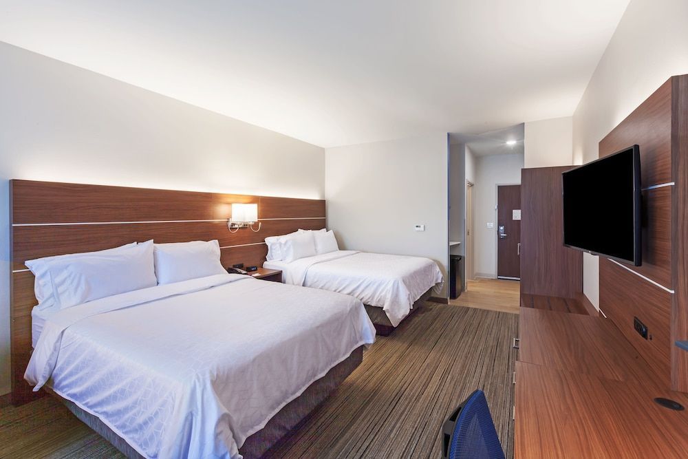 Holiday Inn Express & Suites LENEXA - OVERLAND PARK AREA by IHG 1