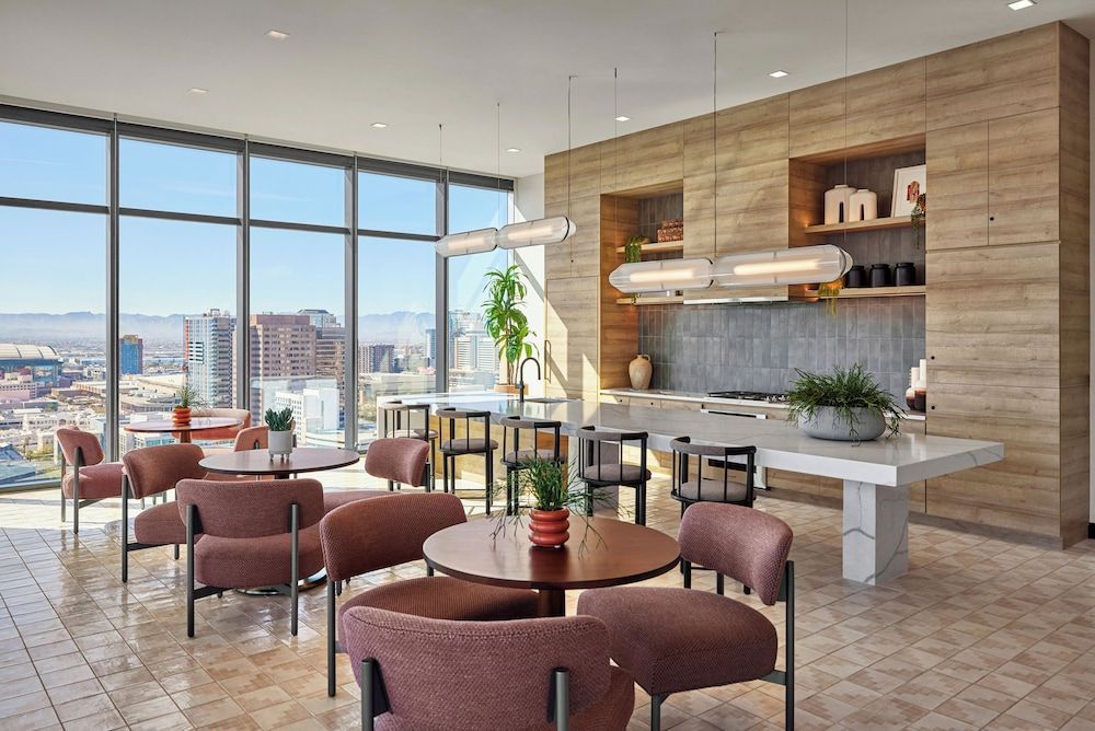 Global Luxury Suites at Downtown Phoenix 1