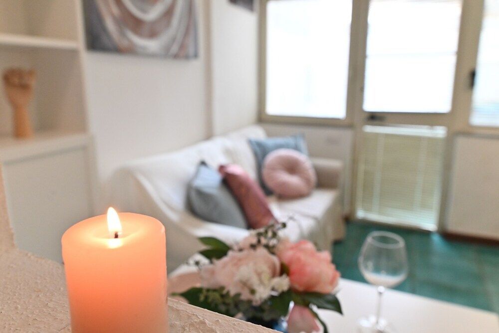 IzzHome City Love 1