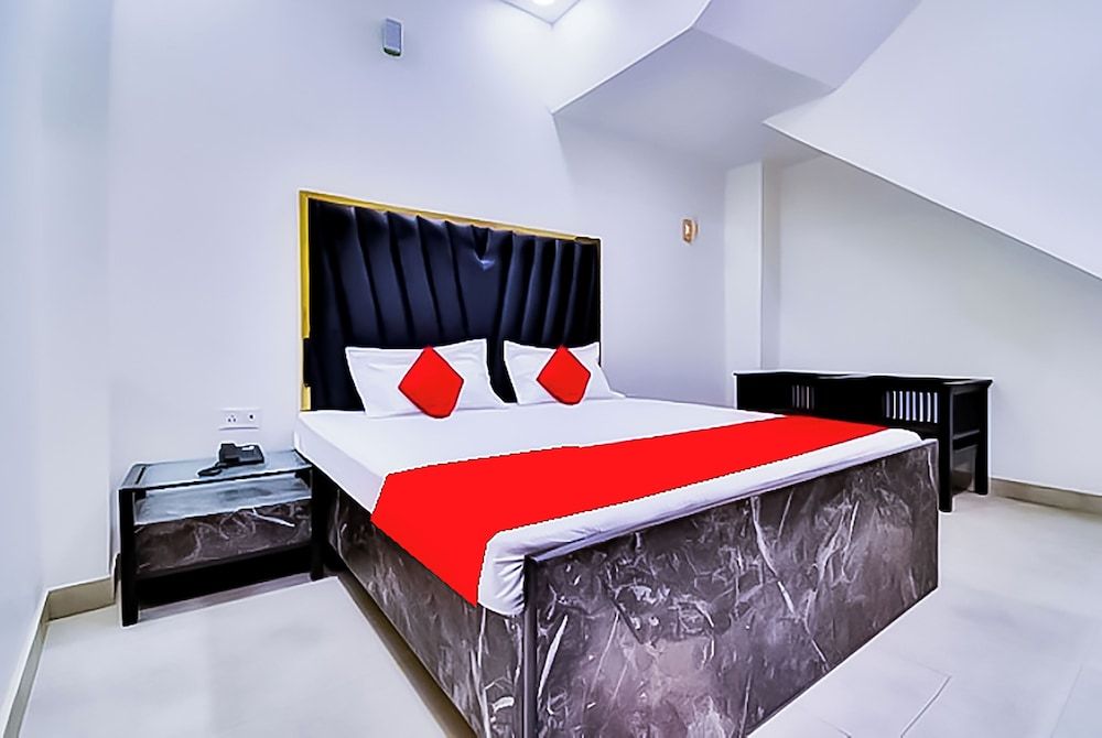 Roomshala Hotel Sukoon 2