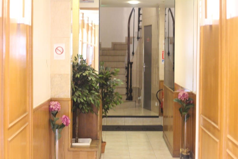 Hotel COSMOTEL MARAIS REPUBLIQUE PARIS 2