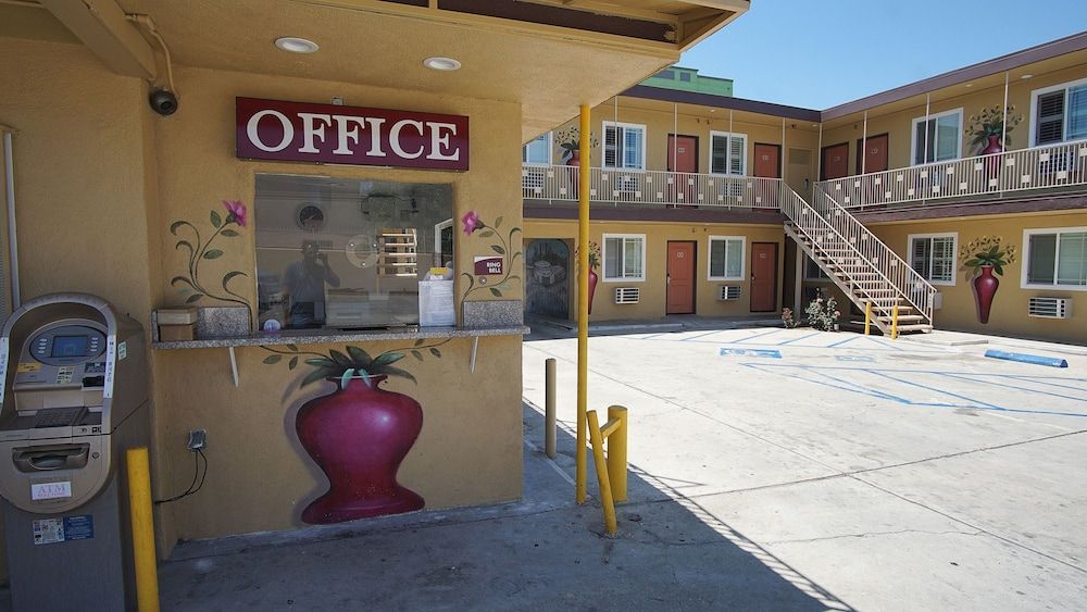 Rosa Bell Motel - Los Angeles 2