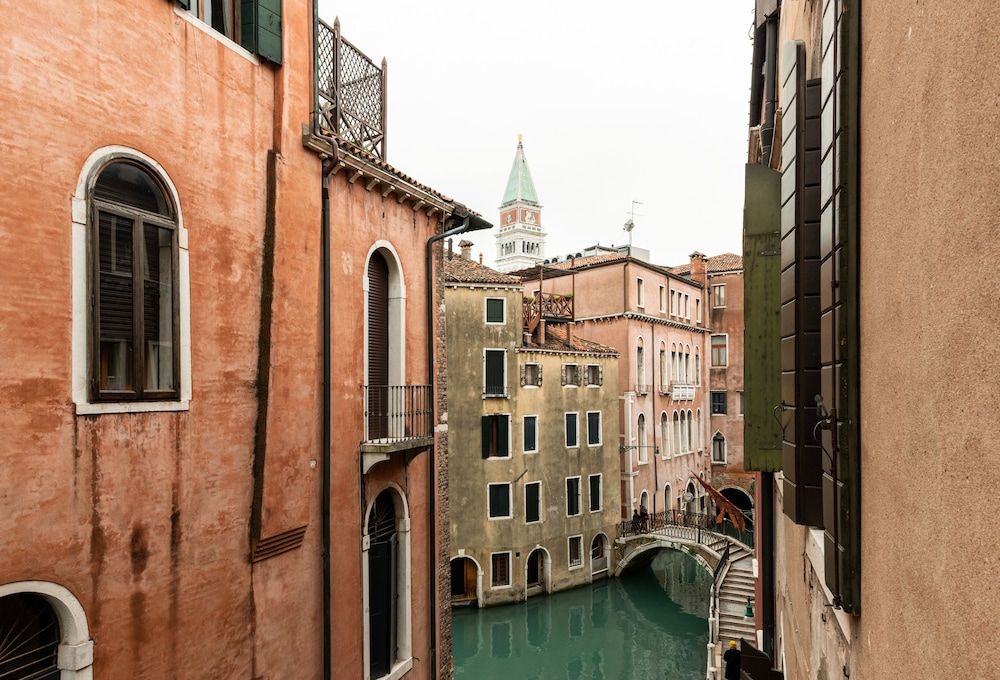Luxury Venetian Rooms 1