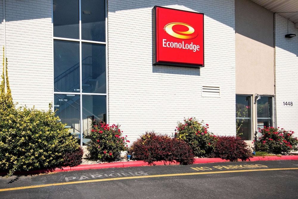Econo Lodge 1