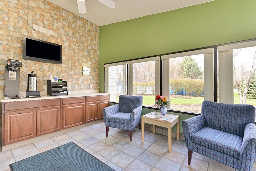 Mentor Home Inn 2