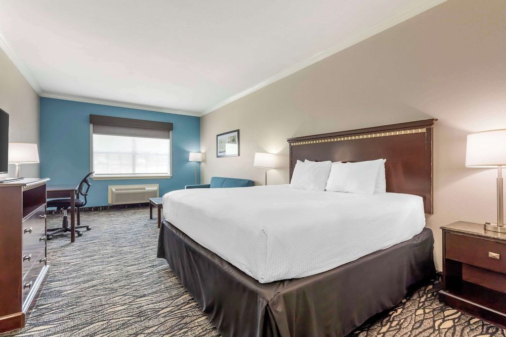 Best Western Plus Lake Worth Inn & Suites 1