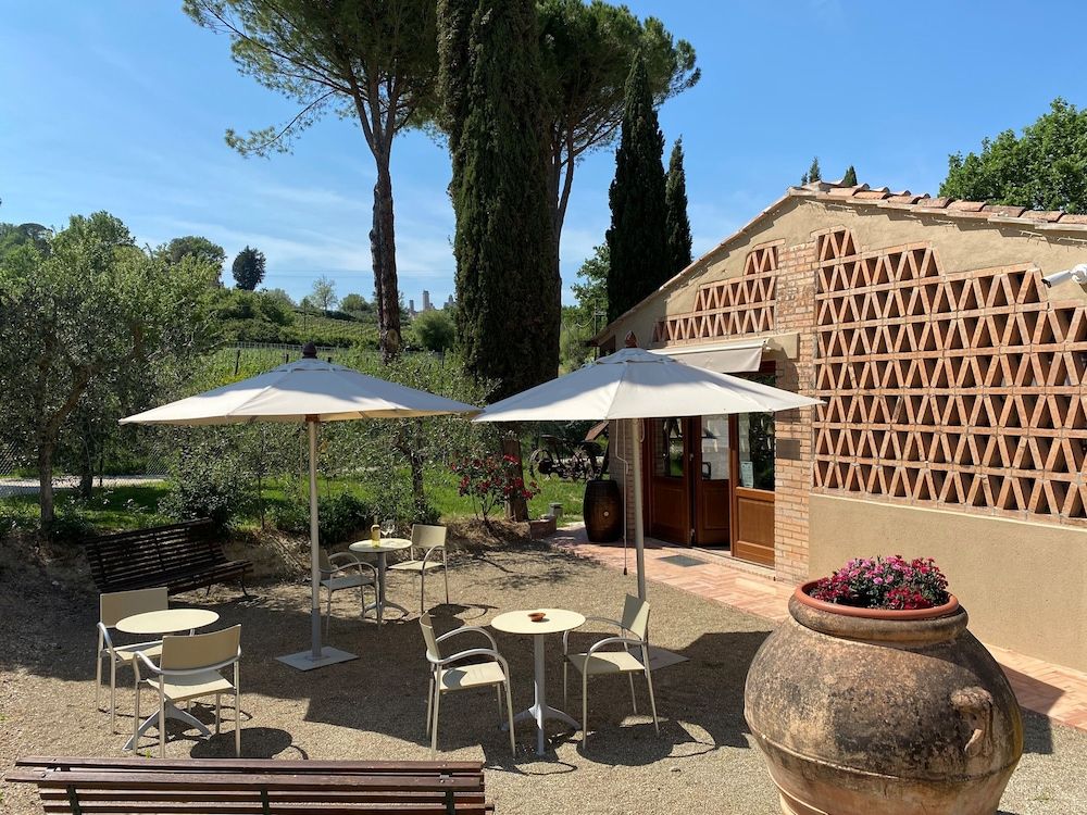 Tenuta Sovestro - Agriturismo e winery 2