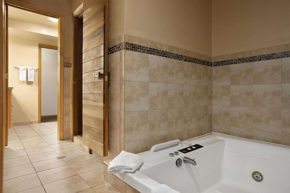 Rodeway Inn Colorado Springs 2