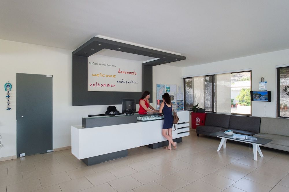 Zoes Hotel & Suites 2