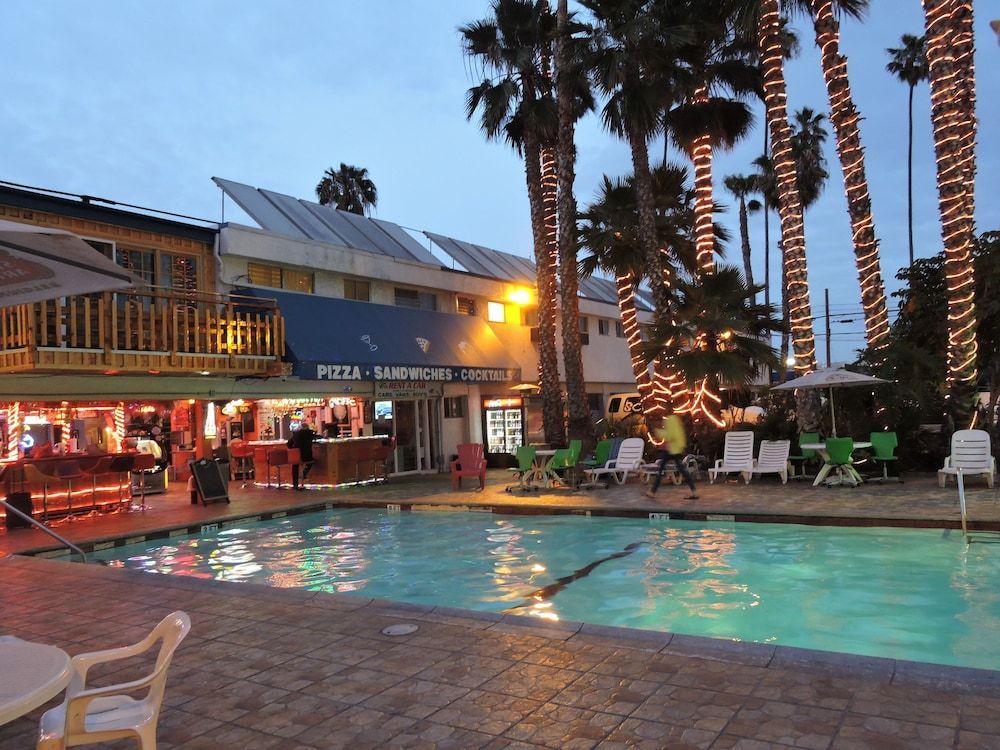 LA Adventurer Hotel 1