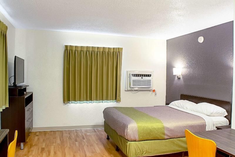 Studio Lodge - Cincinnati - Springdale 1