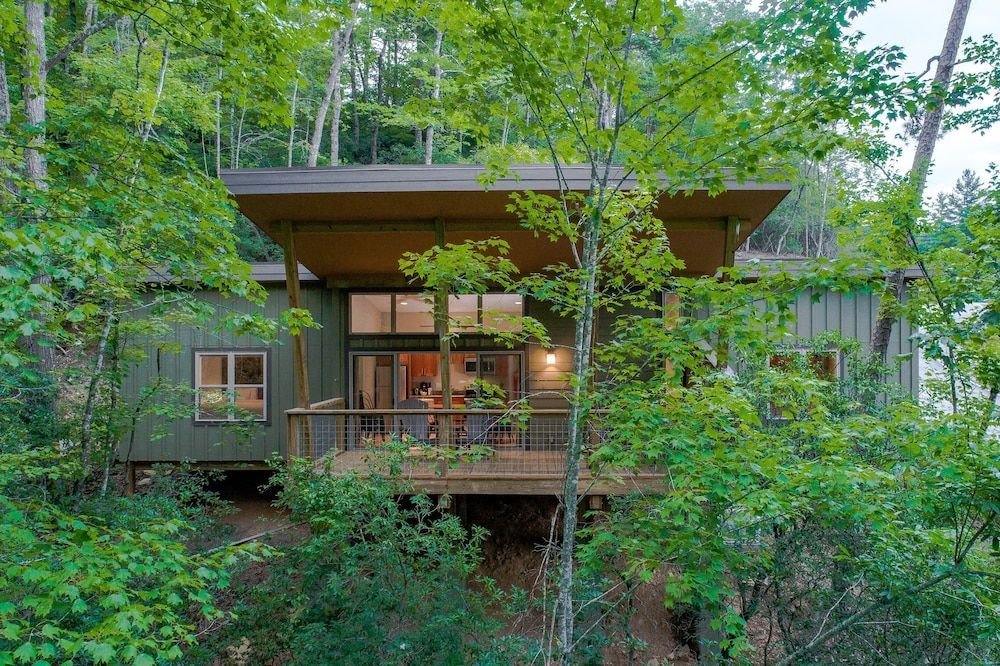 Pilot Cove Forest Lodging 1