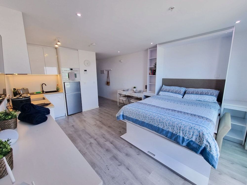 Top Floor Studio-The Hub-Self Catering 1