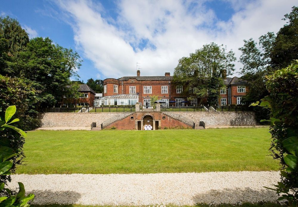 Southcrest Manor Hotel, Best Western Signature Collection 1