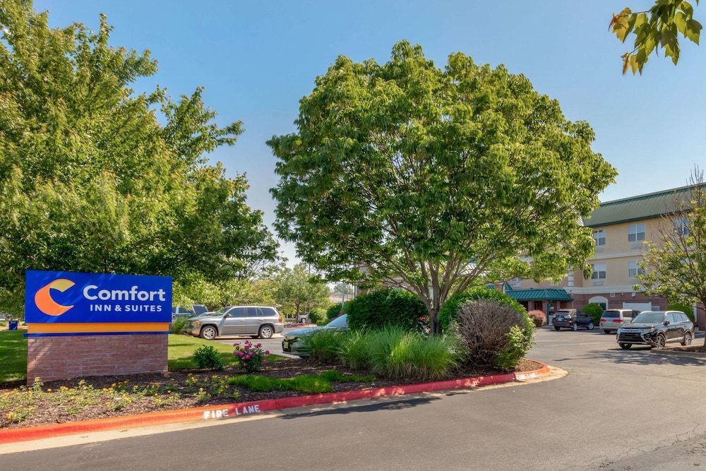 Comfort Inn & Suites Fayetteville-University Area 1