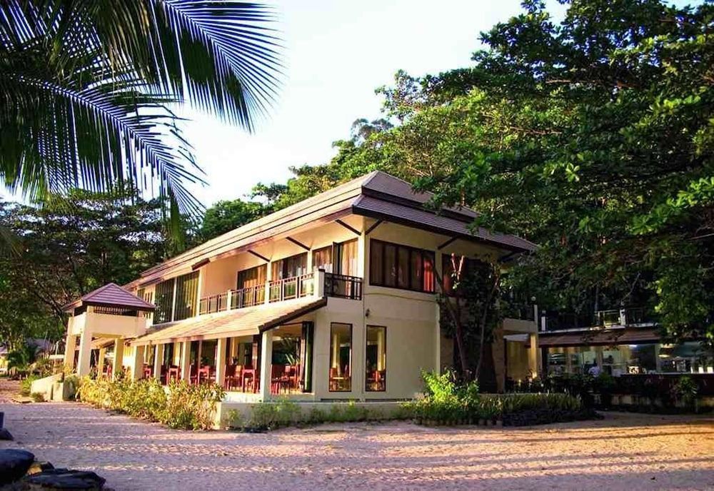 Siam Beach Resort 2
