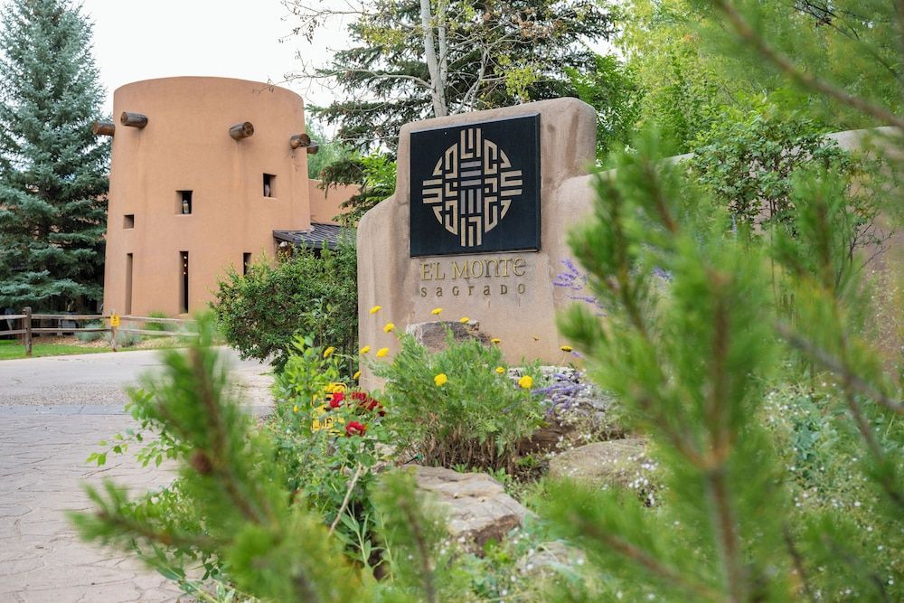 El Monte Sagrado Resort & Spa 1
