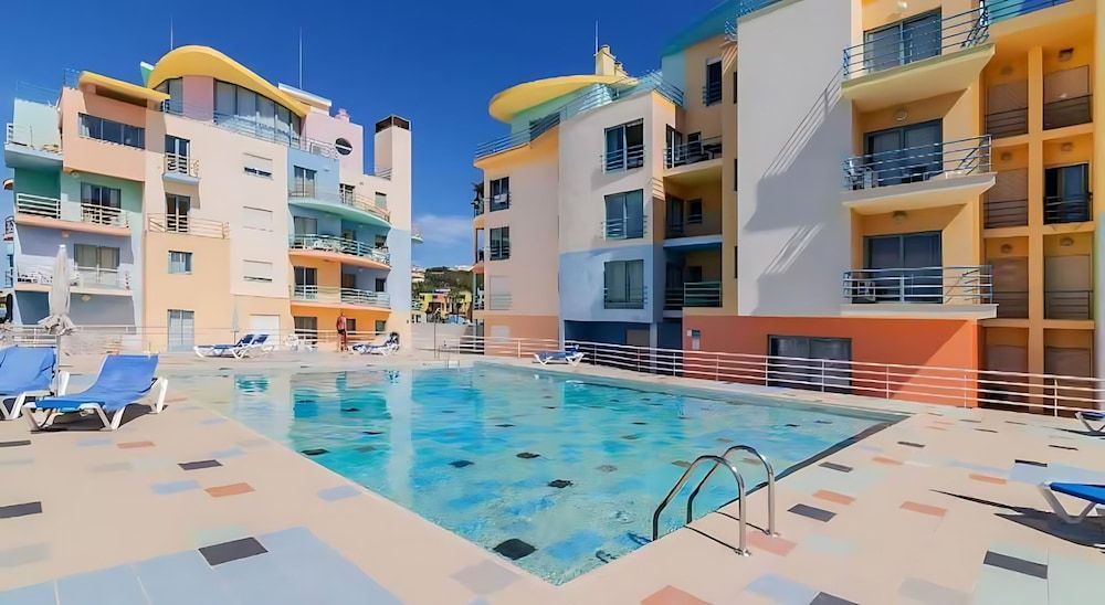 Marina View 1 Bedroom Apartment w Swimming Pool 2