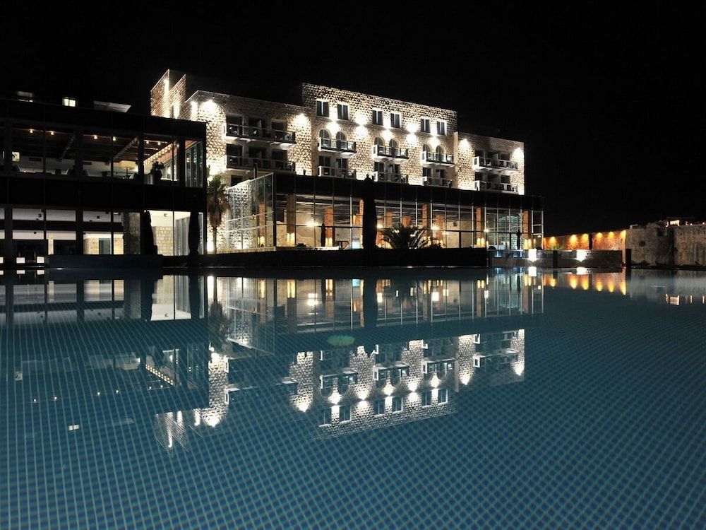 Avala Resort & Villas 1