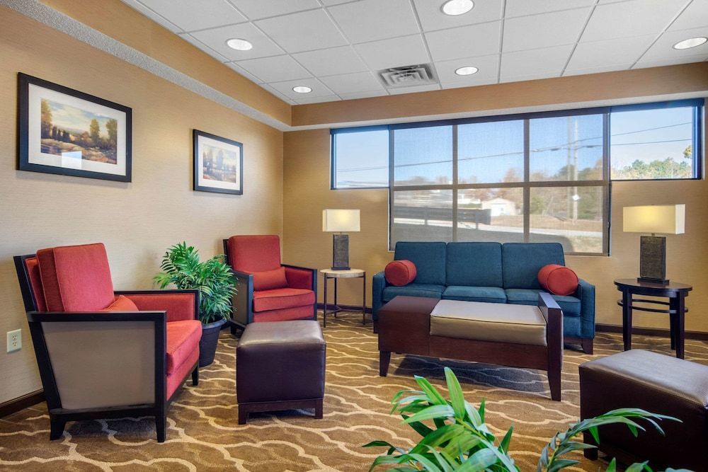 Comfort Inn & Suites LaGrange East 2