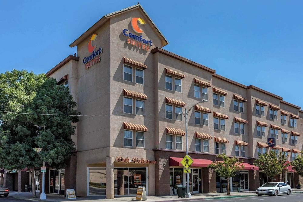 Comfort Suites Visalia - Convention Center 1