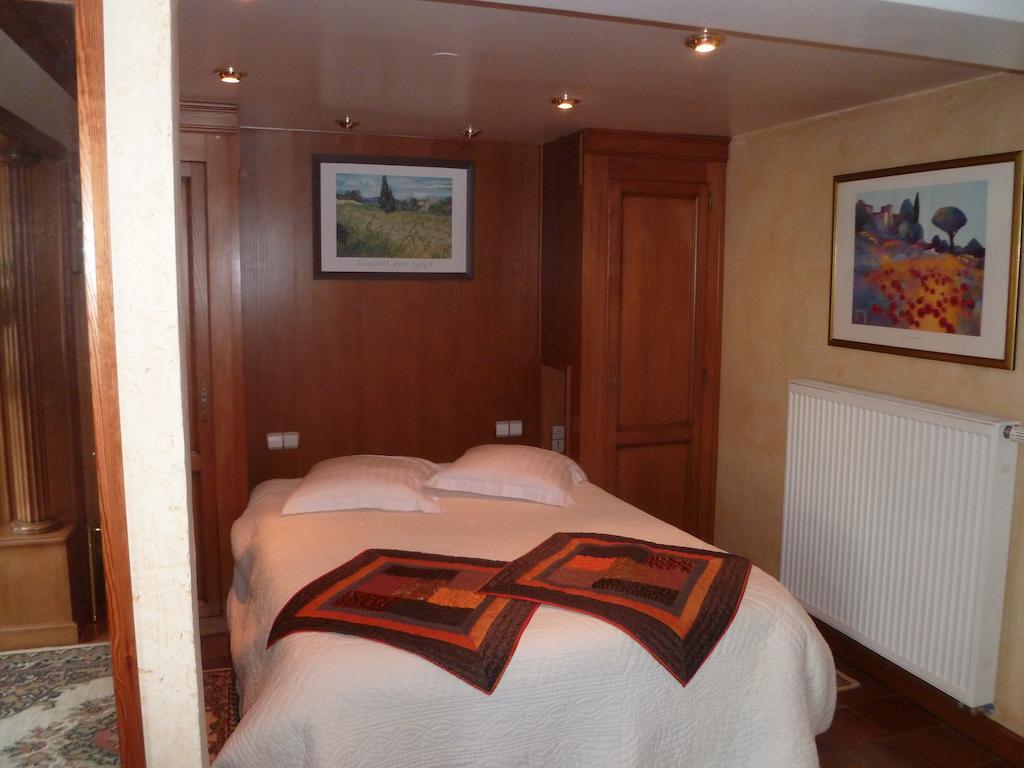 Hotel Restaurant Les Pins logis 2