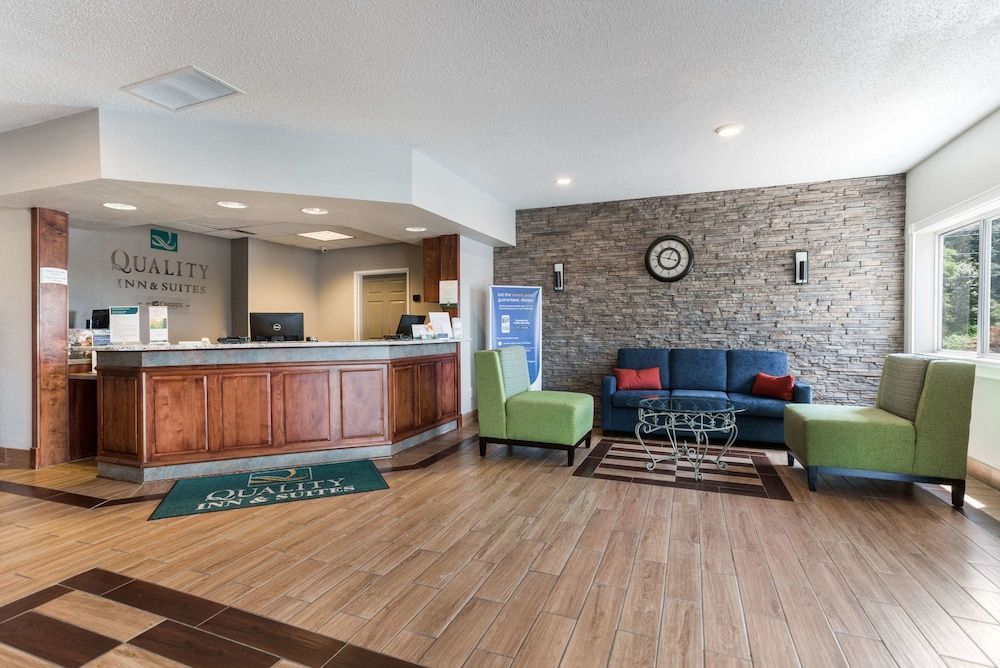 Quality Inn & Suites Ferdinand 2