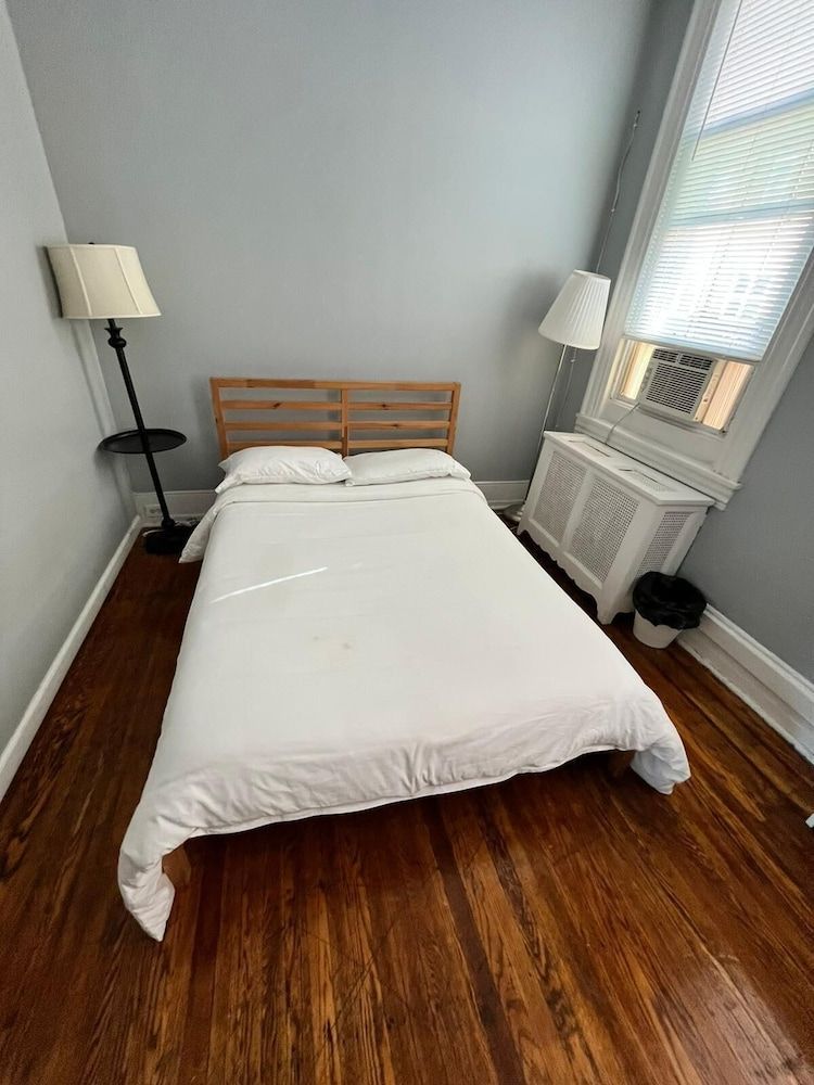 Clover 2900 - Apartment and Rooms with Private Bathroom near Washington Ave South Philly 2