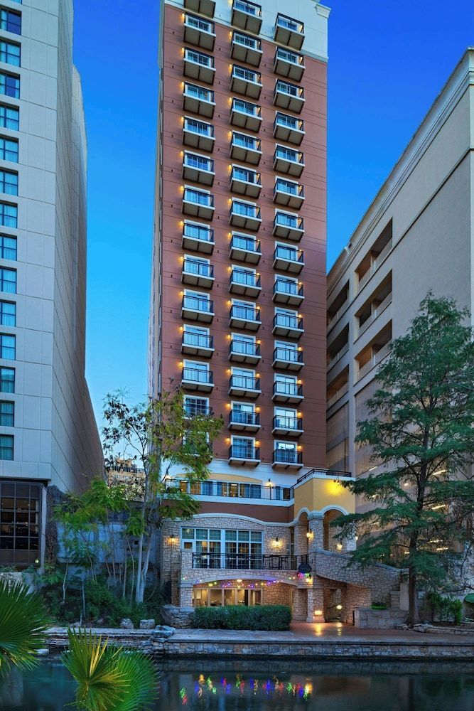Courtyard by Marriott San Antonio Riverwalk 1