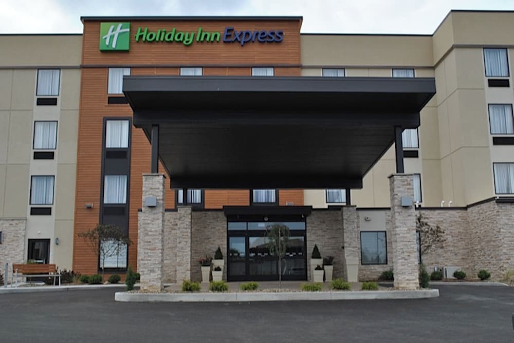 Holiday Inn Express SALEM by IHG 1